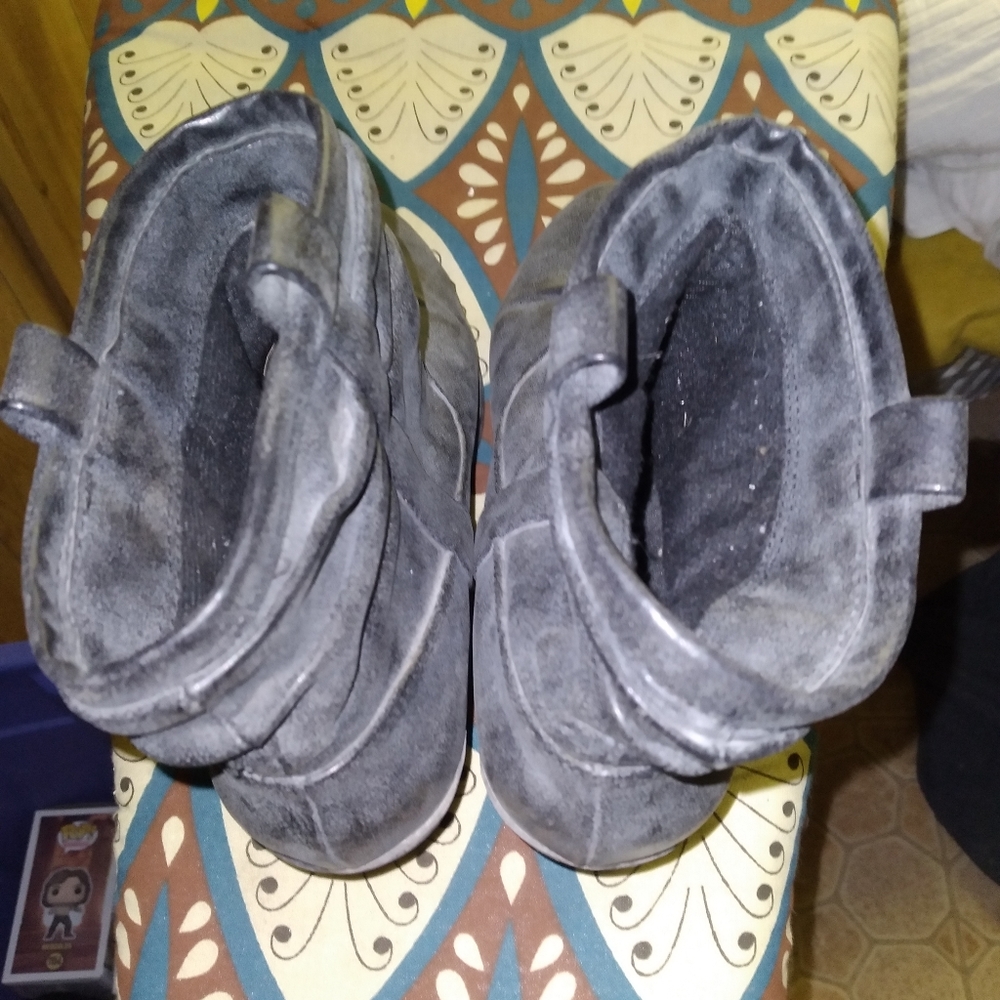Shoes various sizes and brands see pics make offers